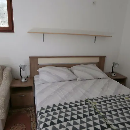 Dvije Palme